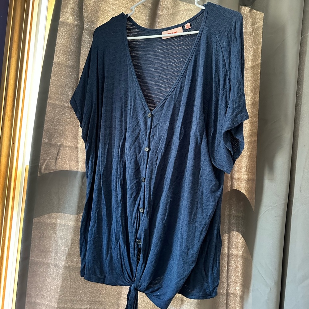 EVRI tie blue shirt